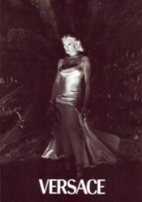 LIVRE MADONNA VERSACE CATALOGUE / ITALIE
